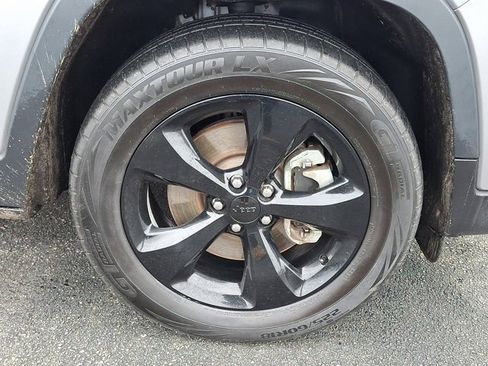 Certified 2021 Jeep Cherokee Latitude Plus image 12