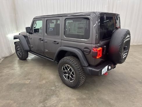 Used 2025 Jeep Wrangler Unlimited Rubicon image 24