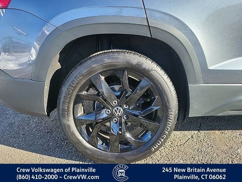 Certified 2022 Volkswagen Taos SE w/ Panoramic Sunroof Package image 19