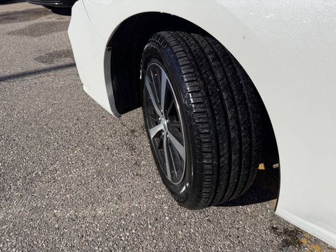 Used 2019 Subaru Impreza 2.0i Premium image 13
