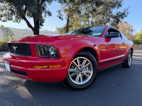Used 2005 Ford Mustang Premium image 1