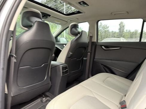 Used 2024 Kia Niro EX Touring FWD image 12