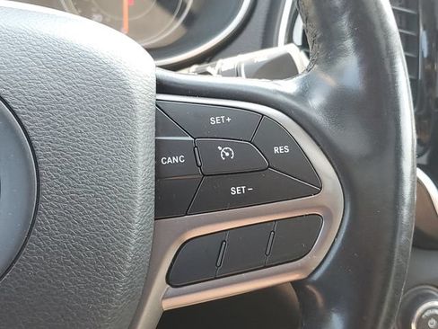 Used 2020 Jeep Cherokee Limited AWD/4WD image 24