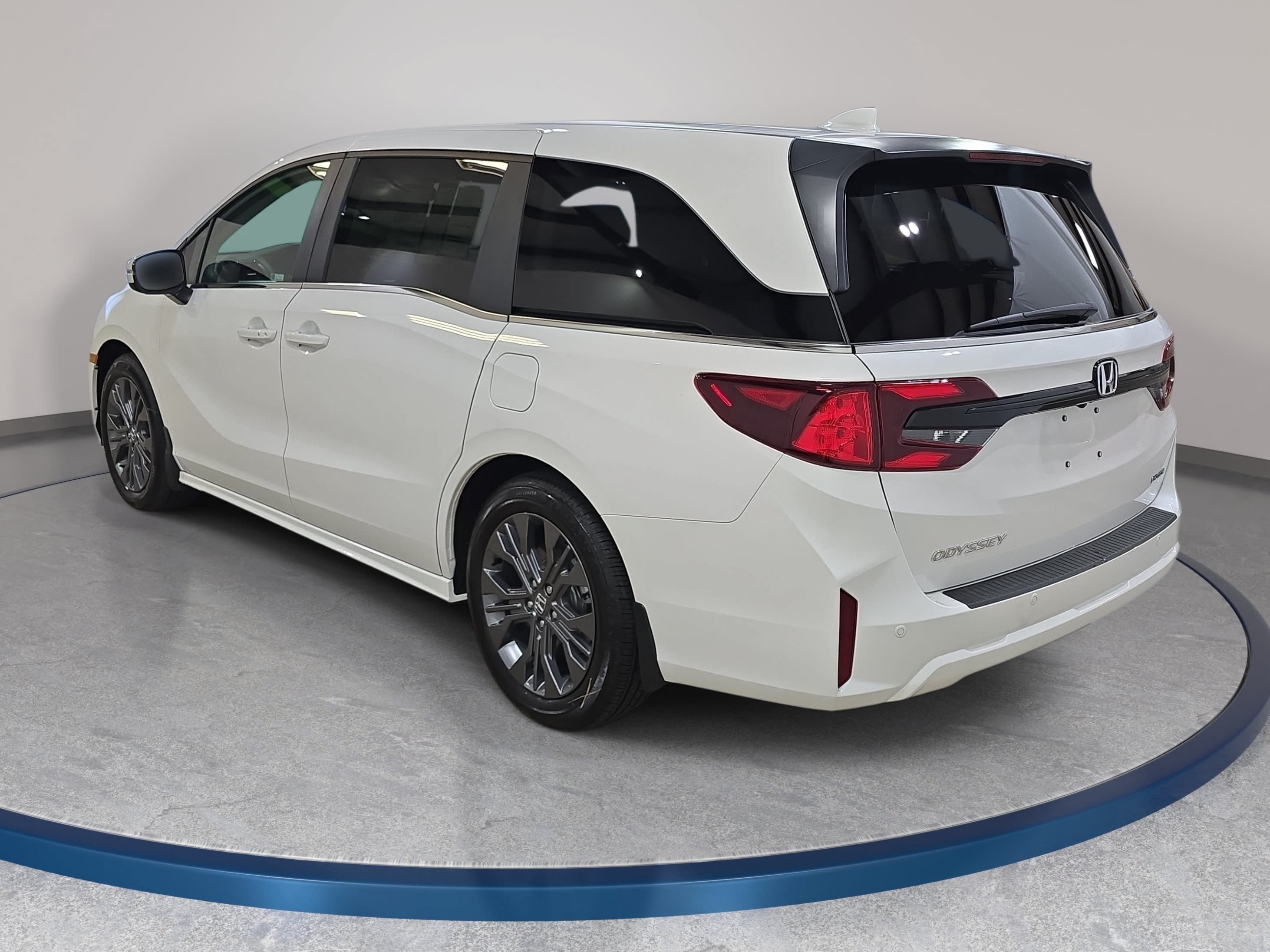 New 2026 Honda Odyssey Touring image 8