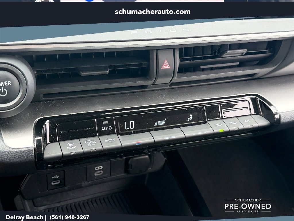 Used 2025 Toyota Prius LE AWD/4WD image 18