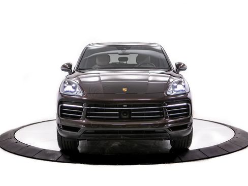 Certified 2023 Porsche Cayenne AWD/4WD image 10