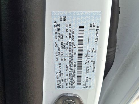 Used 2025 Ford Escape Active AWD/4WD image 28