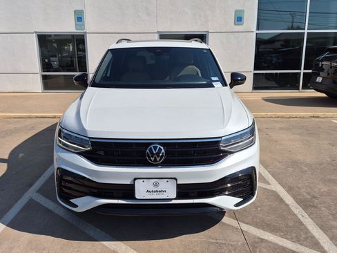 Certified 2023 Volkswagen Tiguan SE R-Line FWD image 2