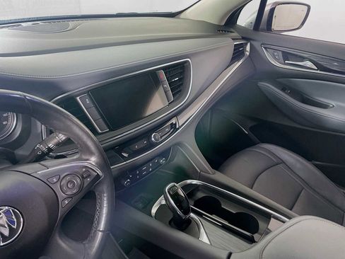 Used 2021 Buick Enclave Essence image 20