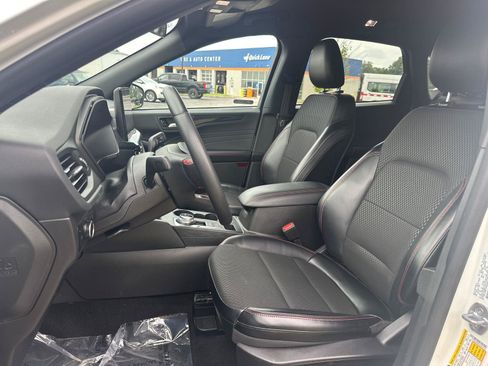 Used 2024 Ford Escape ST-Line w/ Tech Pack #1 AWD/4WD image 3