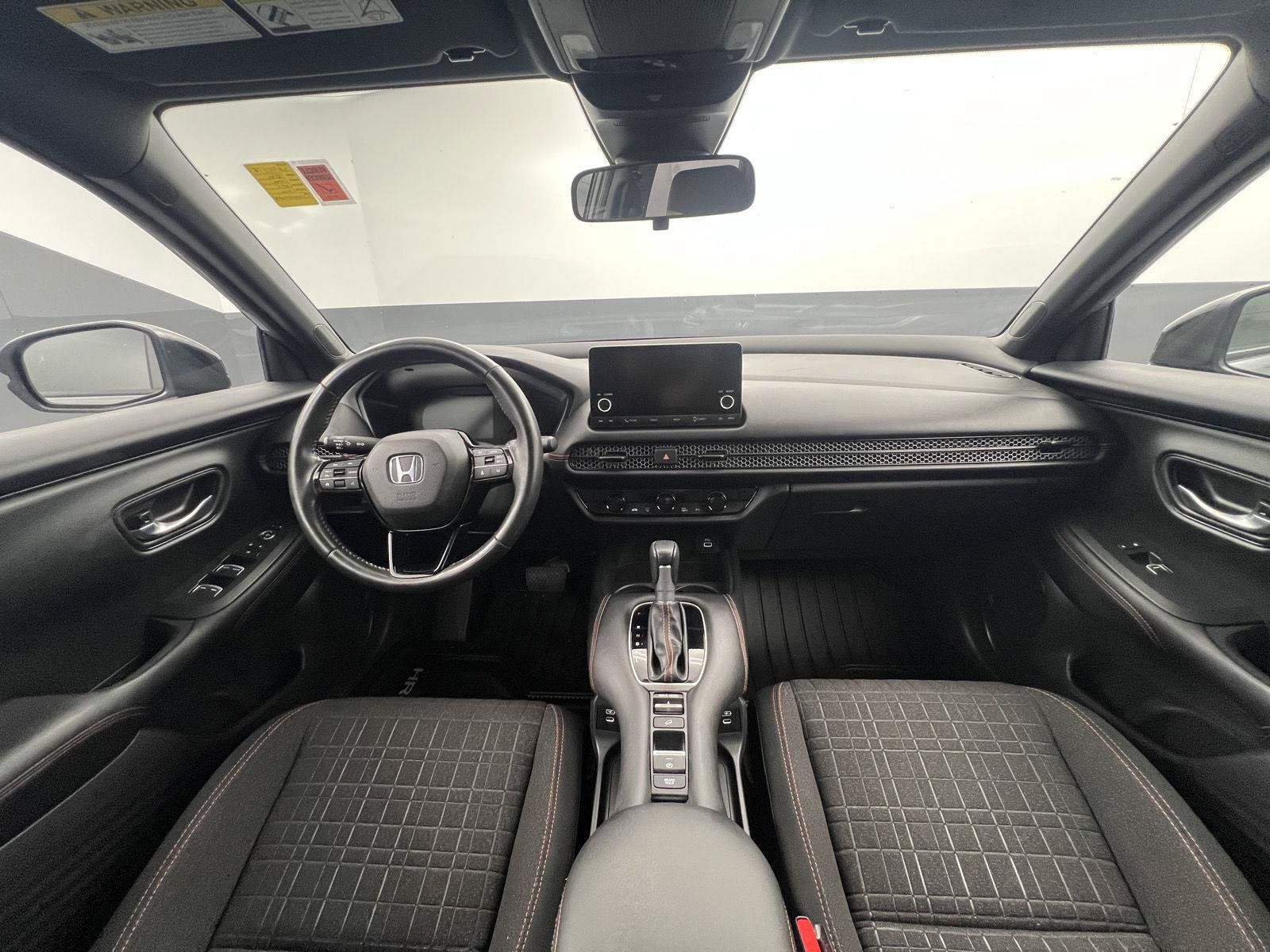Certified 2025 Honda HR-V Sport image 18