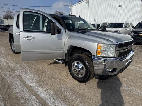 Used 2011 Chevrolet Silverado 3500 LTZ image 32