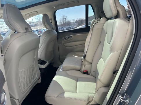 Used 2023 Volvo XC90 B6 Plus image 23