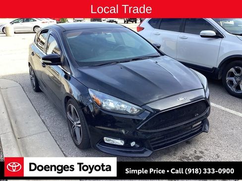 Used 2018 Ford Focus ST image 1
