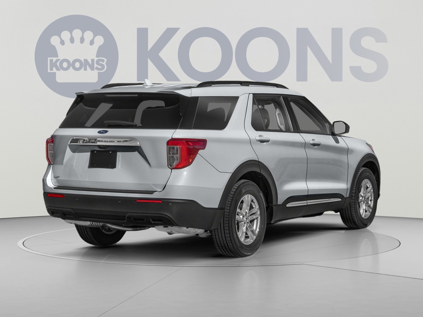 Used 2024 Ford Explorer XLT AWD/4WD image 2