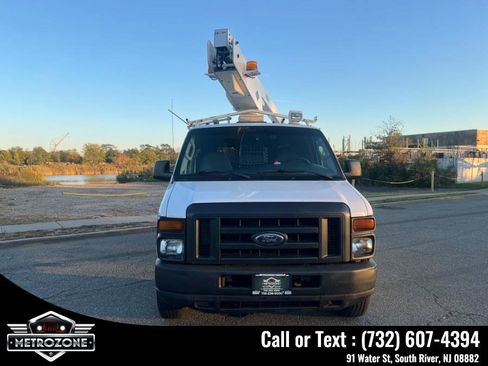 Used 2008 Ford E-350 and Econoline 350 Super Duty image 2