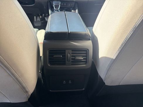 Used 2025 Nissan Rogue SV image 24