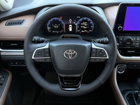 New 2026 Toyota Grand Highlander Platinum image 14