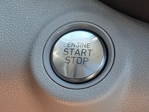 New 2025 Hyundai Venue SEL image 33