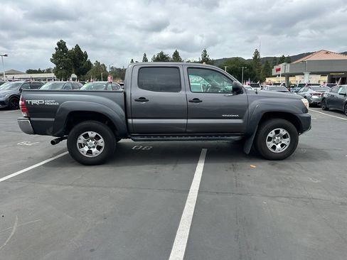 Used 2015 Toyota Tacoma PreRunner w/ TRD Off-Road Package RWD image 4