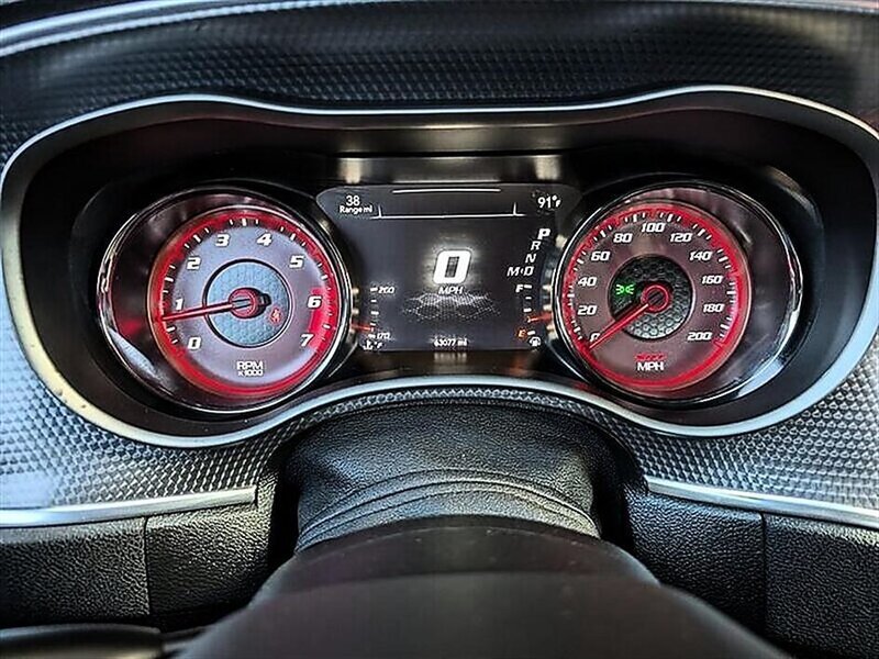 Used 2018 Dodge Charger SRT Hellcat w/ Harman/Kardon Audio Group RWD image 20