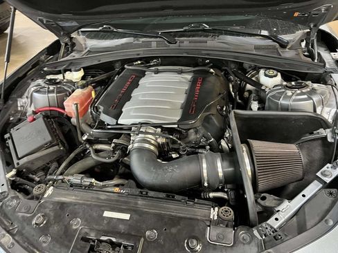 Used 2022 Chevrolet Camaro LT RWD image 9