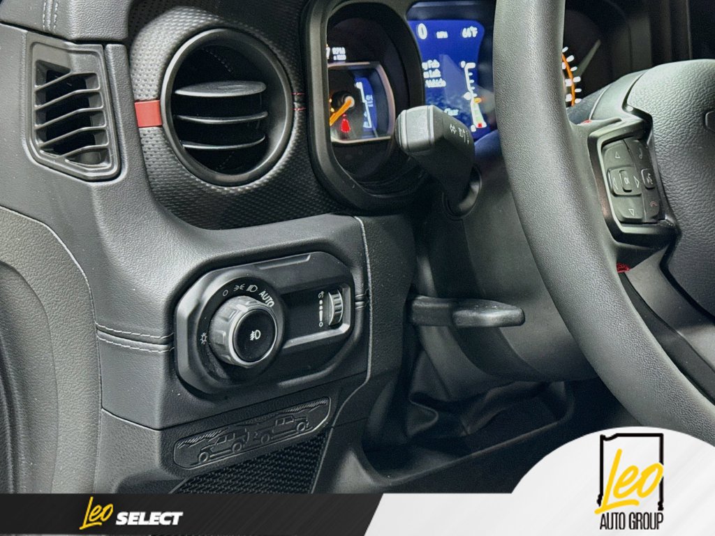 Used 2024 Jeep Wrangler Unlimited Rubicon AWD/4WD image 13