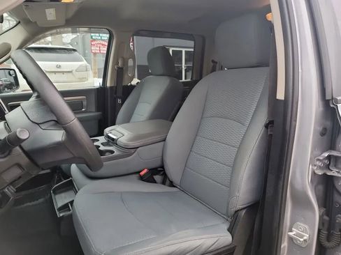 Used 2019 RAM 1500 Classic SLT image 9