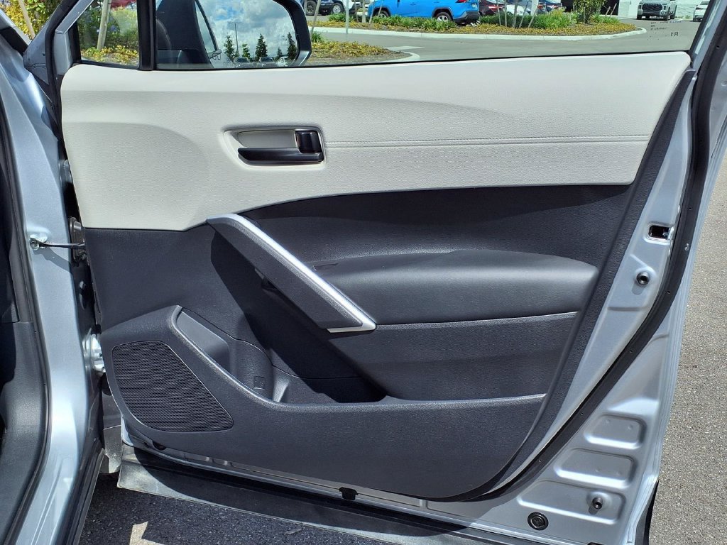 Used 2024 Toyota Corolla Cross LE FWD image 13