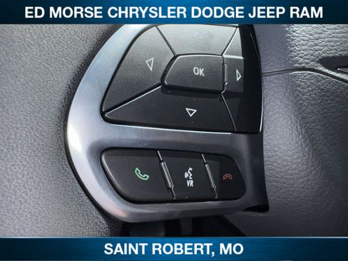 New 2027 Chrysler Pacifica Select AWD/4WD image 25