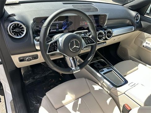 Used 2024 Mercedes-Benz EQB 250+ image 9