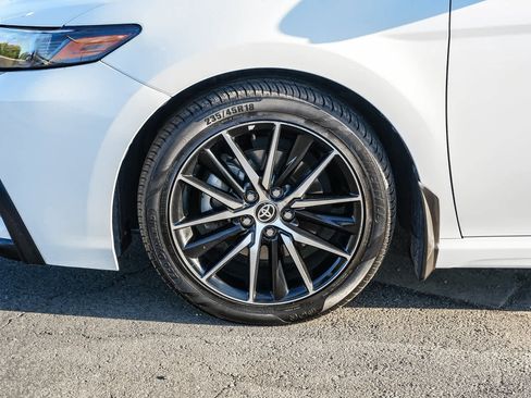 Used 2023 Toyota Camry SE image 11