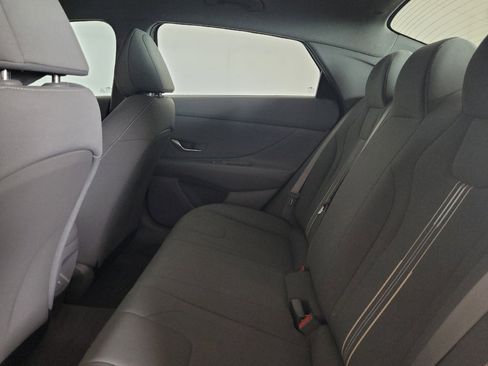 Used 2024 Hyundai Elantra SEL image 18