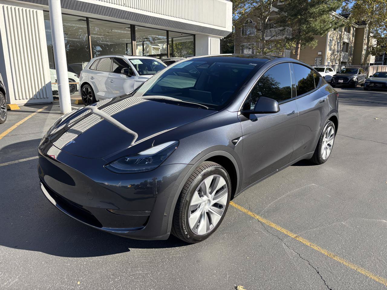 Used 2024 Tesla Model Y Long Range AWD/4WD image 15