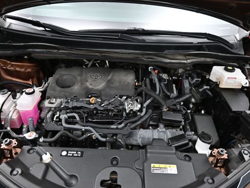 Used 2023 Toyota Sienna XLE image 18