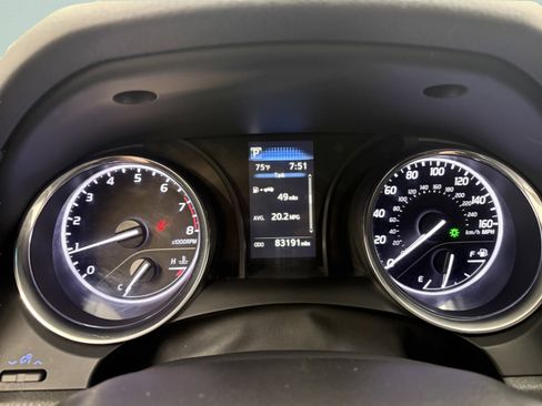 Used 2019 Toyota Camry LE FWD image 29