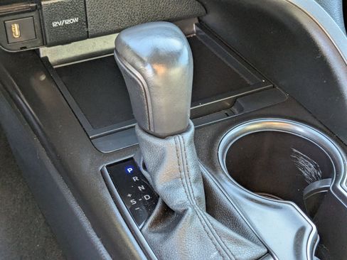 Used 2024 Toyota Camry SE image 25