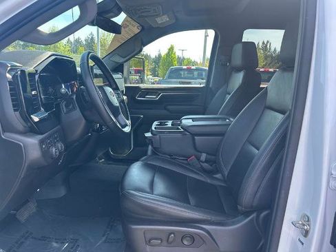 Used 2024 Chevrolet Silverado 3500 LT w/ Convenience Package AWD/4WD image 6