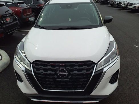 Used 2022 Nissan Kicks S image 8