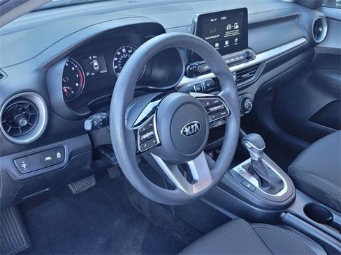 Used 2021 Kia Forte LXS image 7