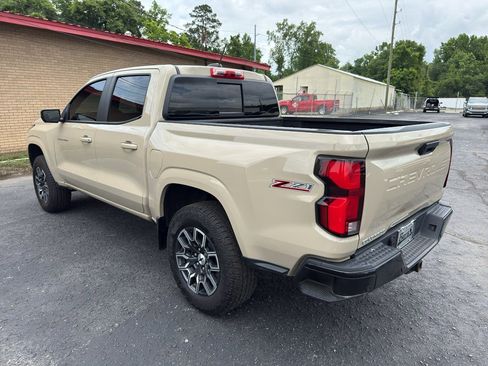 Used 2024 Chevrolet Colorado Z71 w/ Z71 Convenience Package 2 AWD/4WD image 5