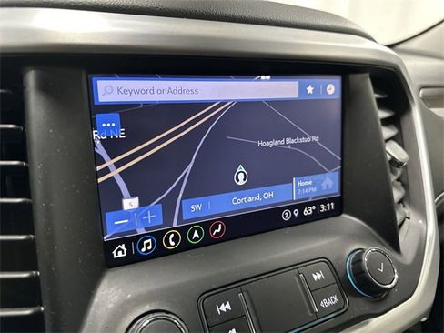 Used 2023 GMC Acadia SLT w/ Preferred Package image 12