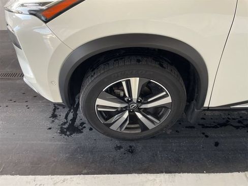 Used 2023 Nissan Rogue Platinum w/ Platinum Premium Package FWD image 5