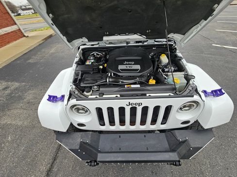 Used 2014 Jeep Wrangler Sahara w/ Dual Top Group image 28