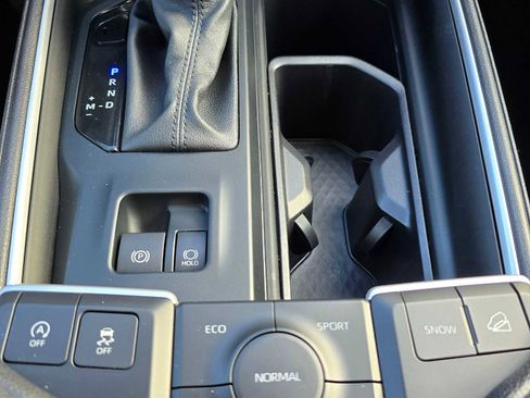 Used 2025 Toyota Grand Highlander AWD image 37