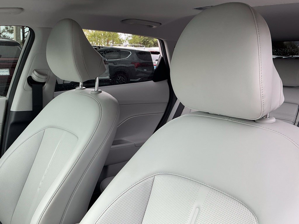 Used 2025 Hyundai Kona Limited FWD image 26