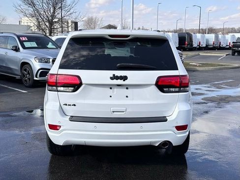 Used 2019 Jeep Grand Cherokee Altitude image 12