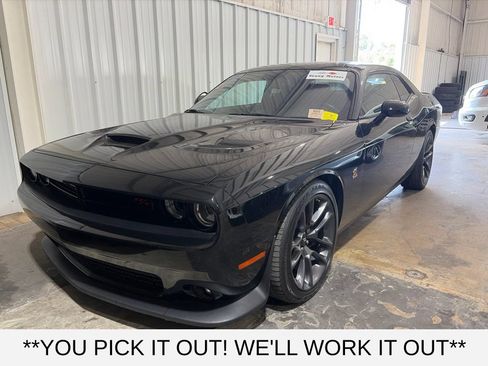Used 2022 Dodge Challenger R/T Scat Pack RWD image 1
