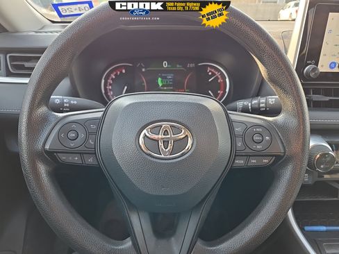 Used 2023 Toyota RAV4 XLE image 8