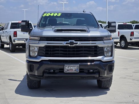 Used 2024 Chevrolet Silverado 2500 Custom w/ Custom Value Package AWD/4WD image 2